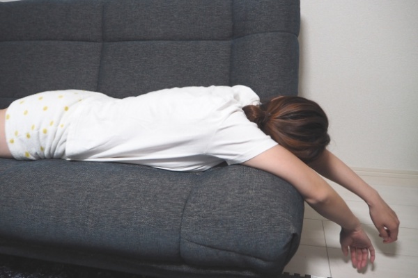 腹ばい 横向き寝はng 脊柱管狭窄症 を防ぐ日常生活法 女性自身