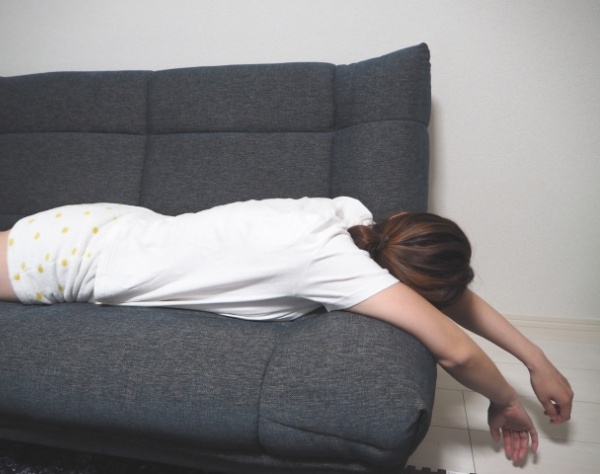 腹ばい、横向き寝はNG！「脊柱管狭窄症」を防ぐ日常生活法