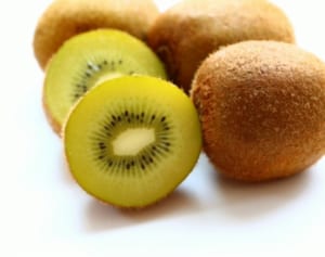 キウイと腸揉みで劇的改善！「停滞腸」を克服する3つの習慣