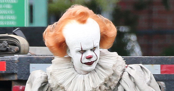 3180.昔の海外ディズニーワールドピン ハロウィン 仮装ピエロ ピグレット限定 ハロウィンパーティで「ピエロの仮装禁止」に賛否の声 | 女性自身