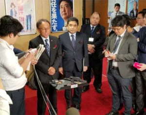 玉城知事、きょう首相会談　政府、丁寧さを演出「大差」受けスピード対応