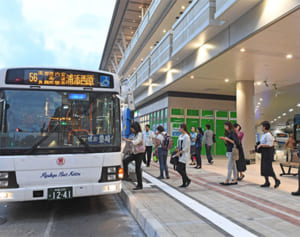 生まれ変わった玄関口　新那覇バスターミナル開業
