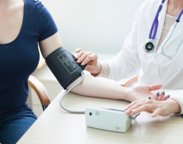女性の隠れ高血圧も多数…血圧を上げないための10カ条