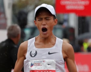 大迫傑支えた元SKE48妻…父語るマラソン日本新記録の裏側