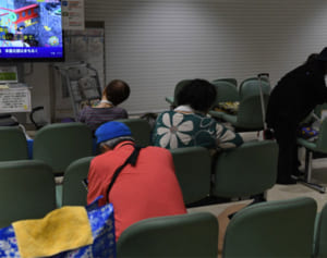 台風25号　去ったと思ったらまた暴風「もう嫌」　漁業関係者「仕事できない」