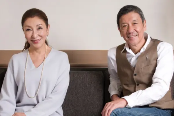 奥田瑛二　直筆サイン入り　長い散歩 プレミアム・エディション 父・奥田瑛二が女優・安藤サクラを鍛えた「『夕鶴』特訓」 | 女性自身