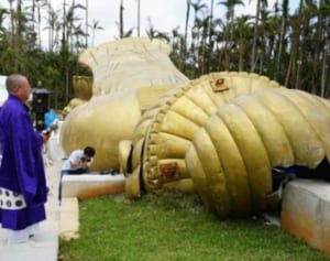 倒壊の観音像、修復へ　東南植物楽園　1年後の再建目標