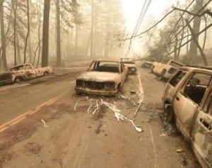 「この子を連れて逃げて」炎の中から生還した出産直後の母