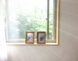 子供の自己肯定感を上げるには「家族写真」を自宅に貼りまくる