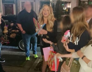 マライア・キャリー親バカ奔走！7歳双子と8万円ディナーへ