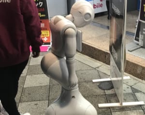 ペッパー君 起死回生の一手！DA PUMPとのコラボが大反響