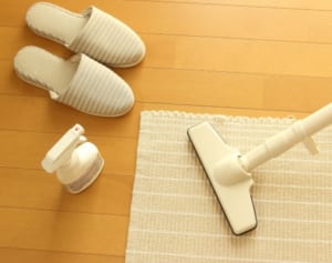 NG掃除法が病気を招く!?リビングの窓は閉めて掃除しよう