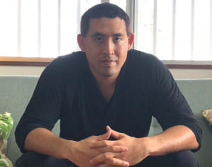 「トランプさん 辺野古中止して」　ロバート梶原さん　沖縄県系4世が署名活動　請願へ10万筆目標