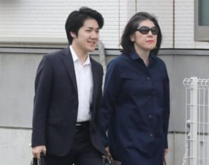 小室圭さん育てた王子さま教育 お母さまと呼ばせ高級車で送迎