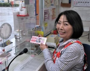働いた5つの売り場すべてで“億”が！奇跡の宝くじ販売員