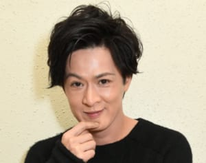 俳優・新納慎也が明かす「香取慎吾は天才タイプの役者です！」