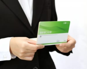 “お金のプロ”はどんな保険に入っている？「特約不要」の意見も