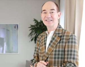 ロバート・キャンベルさん「還暦祝いが突然の結婚パーティに」