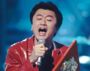 桑田佳祐「ヒデキ」「ももこ」追悼熱唱にあった“涙の伏線”