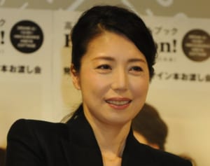 高橋ひとみが本誌に語ったおでこのシワを“絶滅”させるコスメ