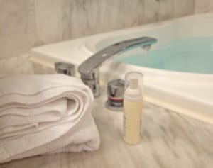 日本人が長寿な理由!?毎日お風呂に入る人は介護リスクが3割減