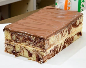 沖縄で50年愛され続けているマーブルケーキがある