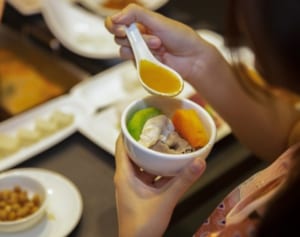 専門医が伝授！「食べる前に30秒料理を見るだけでやせる」