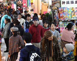 沖縄、「ハワイ超え」ならず　2018年入域観光客数　伸び率で離される