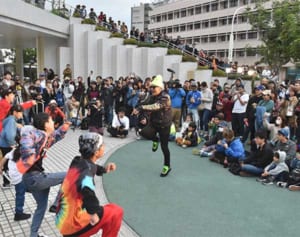 県民投票みんなで行こうぜ　音に乗せ若者へPR　