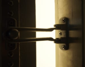 エッセイスト小川有里さん語る「夫の死後、“不用心”になる妻」