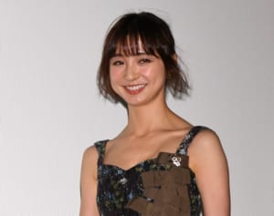 “玄米婚”発表の篠田麻里子　こじはるは「白米派」と応酬