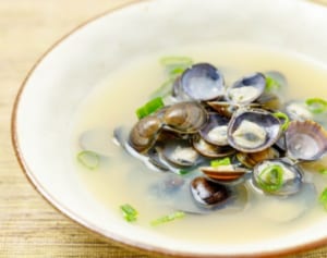 シジミ汁は二日酔いに効く？専門家伝授「俗説の本当のところ」