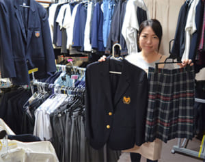 中古制服店、沖縄で増加　新品なら4万円…無料～数千円も