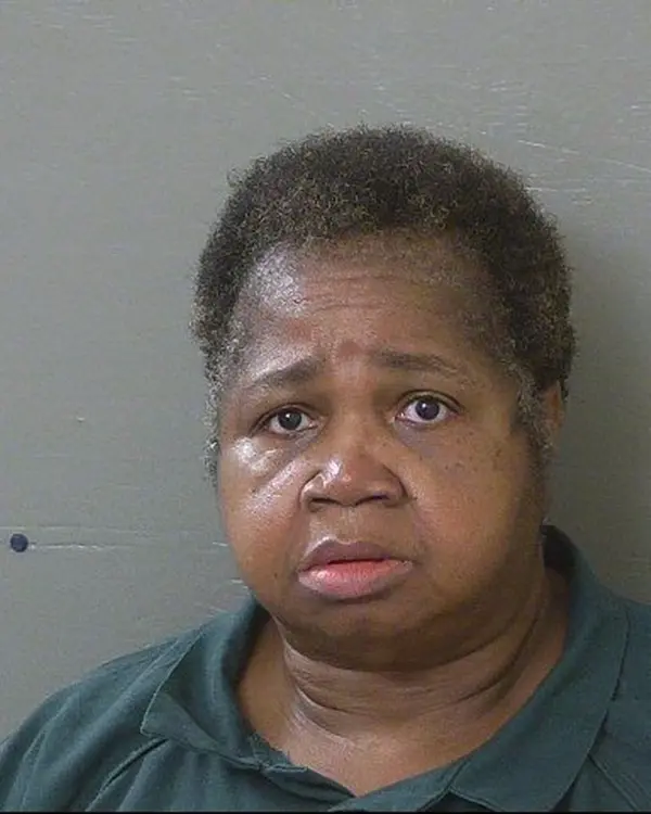 9歳女児の上に座り窒息死させ…66歳米女性が終身刑へ