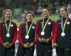 リオ五輪女子チームパシュートの銀メダリスト、23歳で自殺