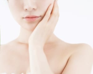 頬周辺は「肺」の不調！中医学専門家伝授「吹き出物と病気」