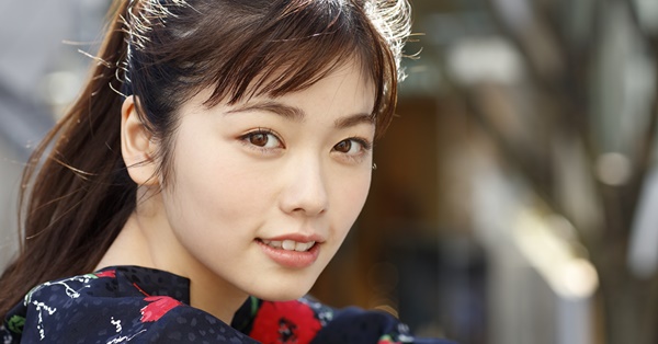 小芝風花語るトクサツガガガの裏側「ヒーローが支えでした」 | 女性自身