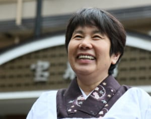 宝来館女将 亡くなった従業員の分も「生きっぺし」W杯誘致へ