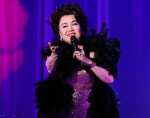 渡辺えりが歌手に！サプライズゲストや爆笑ぶっちゃけトークも