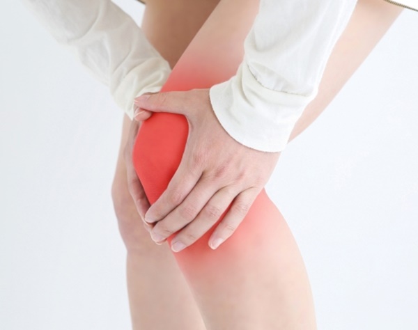 50代から女性患者急増中！「ひざ痛」と健康状態に密接関係