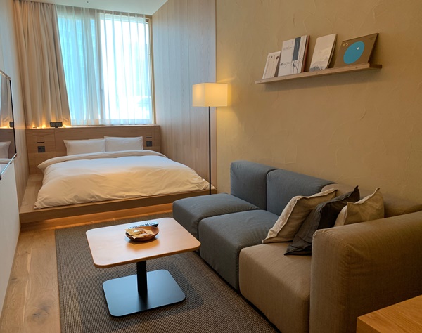 「MUJI HOTEL GINZA」無印良品の家具に購買意欲が上昇！
