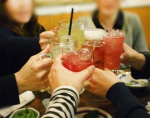 「誘えないし誘われない人」が“誘われる人”になるためには