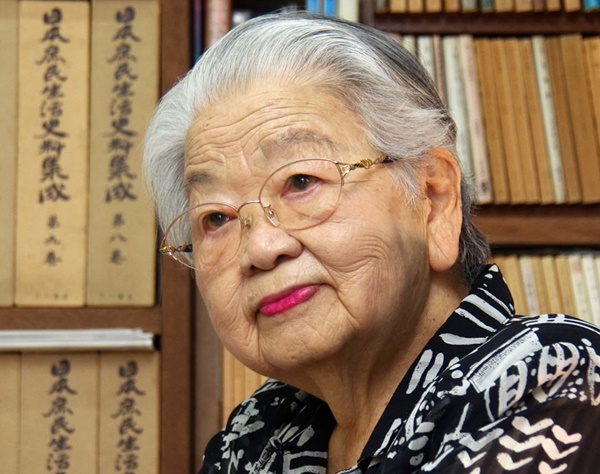 「葬式はしないでほしい」吉沢久子さん、101歳大往生の作法