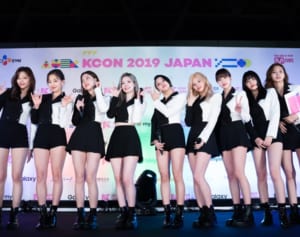 TWICE、IZ*ONE、PENTAGONら勢ぞろいに日本ファン興奮