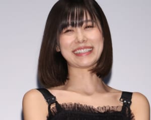 有村架純の姉・藍里　すっぴん→激変中華メイクに賛否「本当に可愛い」「素顔の方が100倍可愛い」