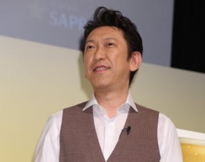 「何も知らずに言うこと言うな」布袋寅泰　元BOØWYメンバーに公開説教…ファンは賛否