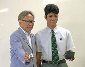 高校生が6万円を借りた医師と再会！「困っている人に声をかけられるようになりたい」