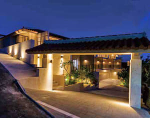 こんな家に住みたい！琉球石灰岩や赤瓦で首里の町にマッチ　琉球樂団が優良事業表彰