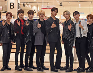 セブンティーンが沖縄に来た！知ってるうちなーぐちは？　浦添パルコシティ「HMV＆BOOKS」開店前イベント