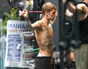 ジャスティン・ビーバー トム・クルーズにケンカ売り失笑買う